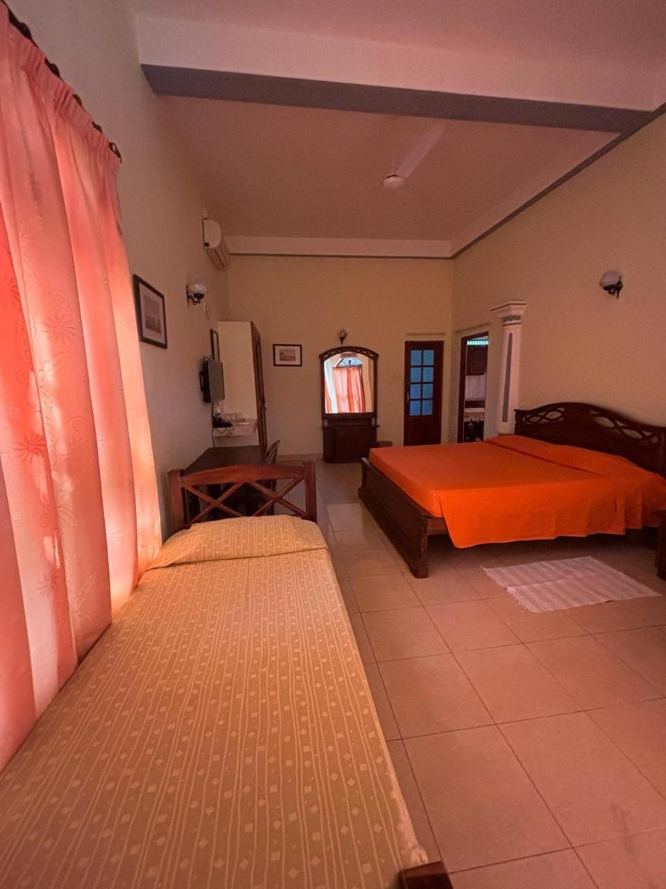 Village Inn Resort Negombo Quarto foto