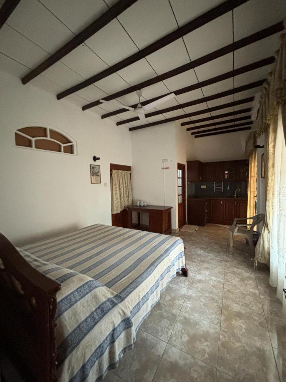 Village Inn Resort Negombo Quarto foto